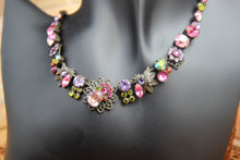 Load image into Gallery viewer, Sorrelli Pink Spring Necklace
